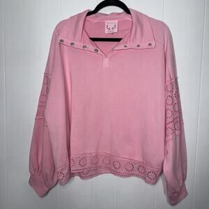 Fantastic Fawn Women’s Pink Pullover Snap Button Eyelet Lace Detail Size Medium